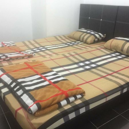 Jiaxin Hostel Ulu Tiram Ngoại thất bức ảnh