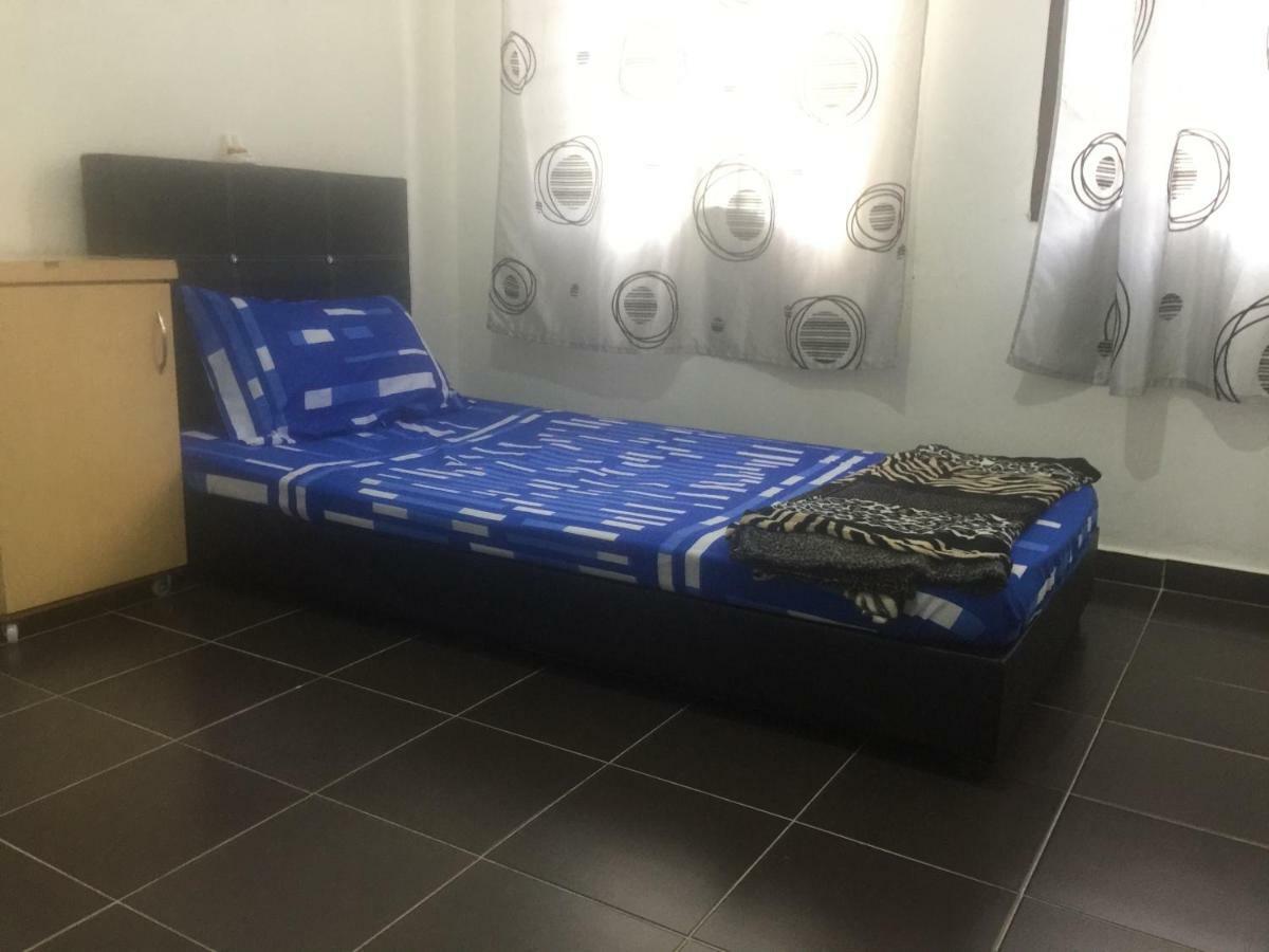 Jiaxin Hostel Ulu Tiram Ngoại thất bức ảnh
