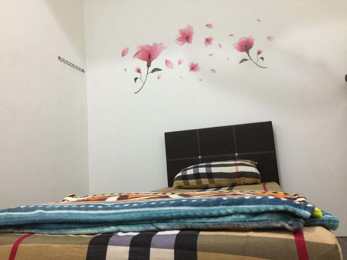 Jiaxin Hostel Ulu Tiram Ngoại thất bức ảnh