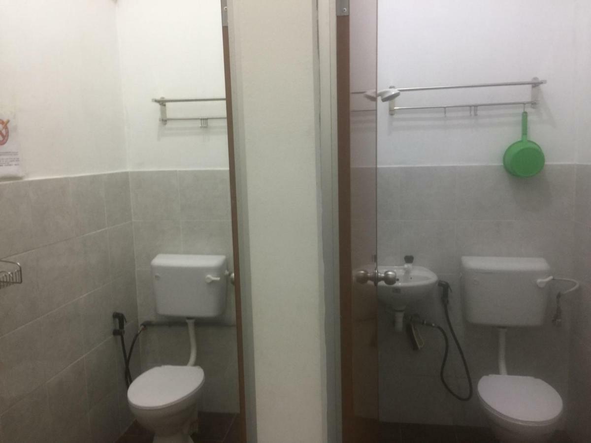Jiaxin Hostel Ulu Tiram Ngoại thất bức ảnh